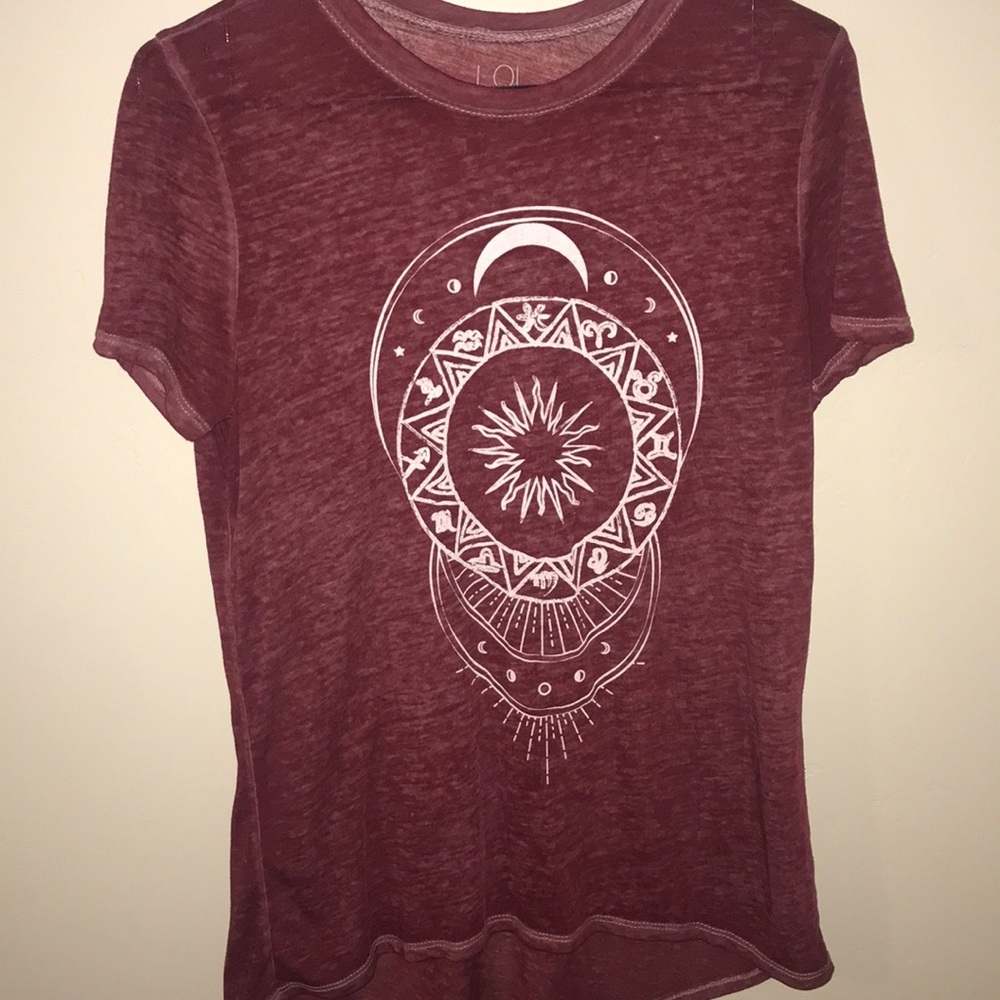 Thin red t-shirt